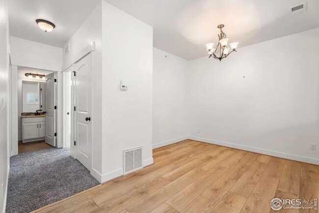 Building Photo - 5020 Cinquefoil Ln