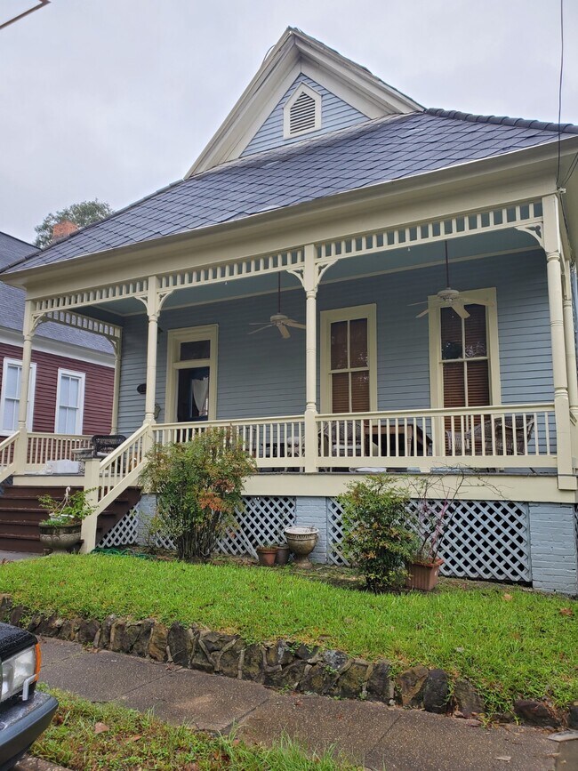 Building Photo - 1152 New Saint Francis St