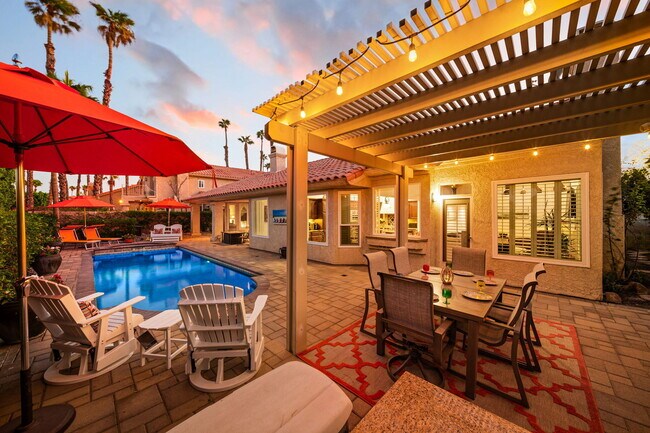 Foto del edificio - 370 Cypress Point Dr