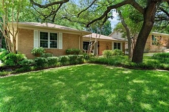 Building Photo - 7022 Kingsbury Dr