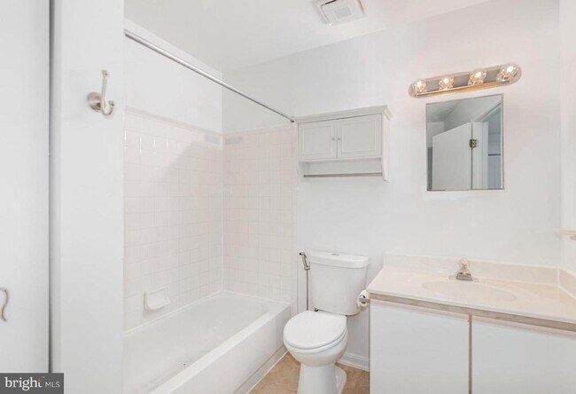 Foto del edificio - 509 McManus Way