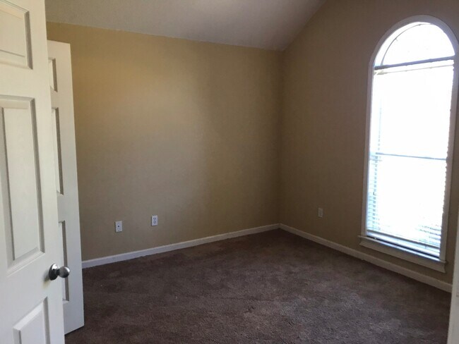 Foto del edificio - 495 Alexa Dr