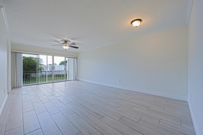 Building Photo - 1505 Crescent Cir