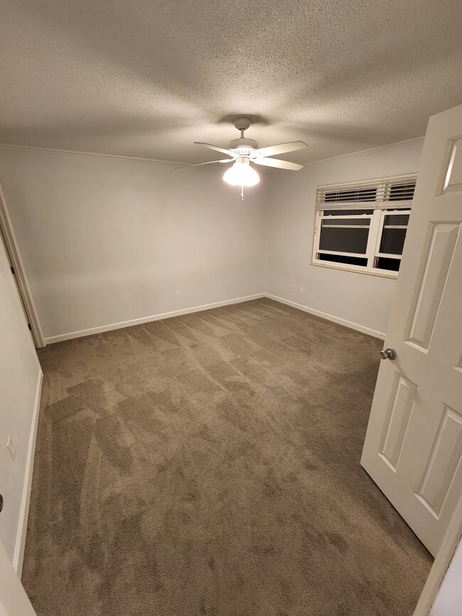 Building Photo - 222 Hendrix Dr