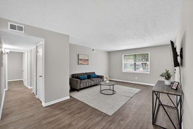 Foto del edificio - 5455 Riverdale Rd
