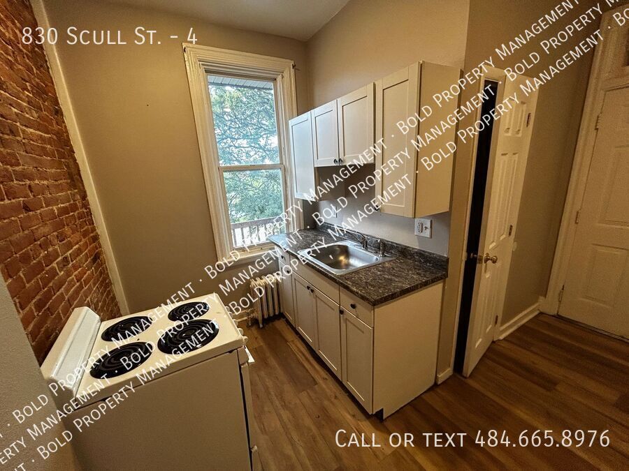 Foto principal - 830 Scull St