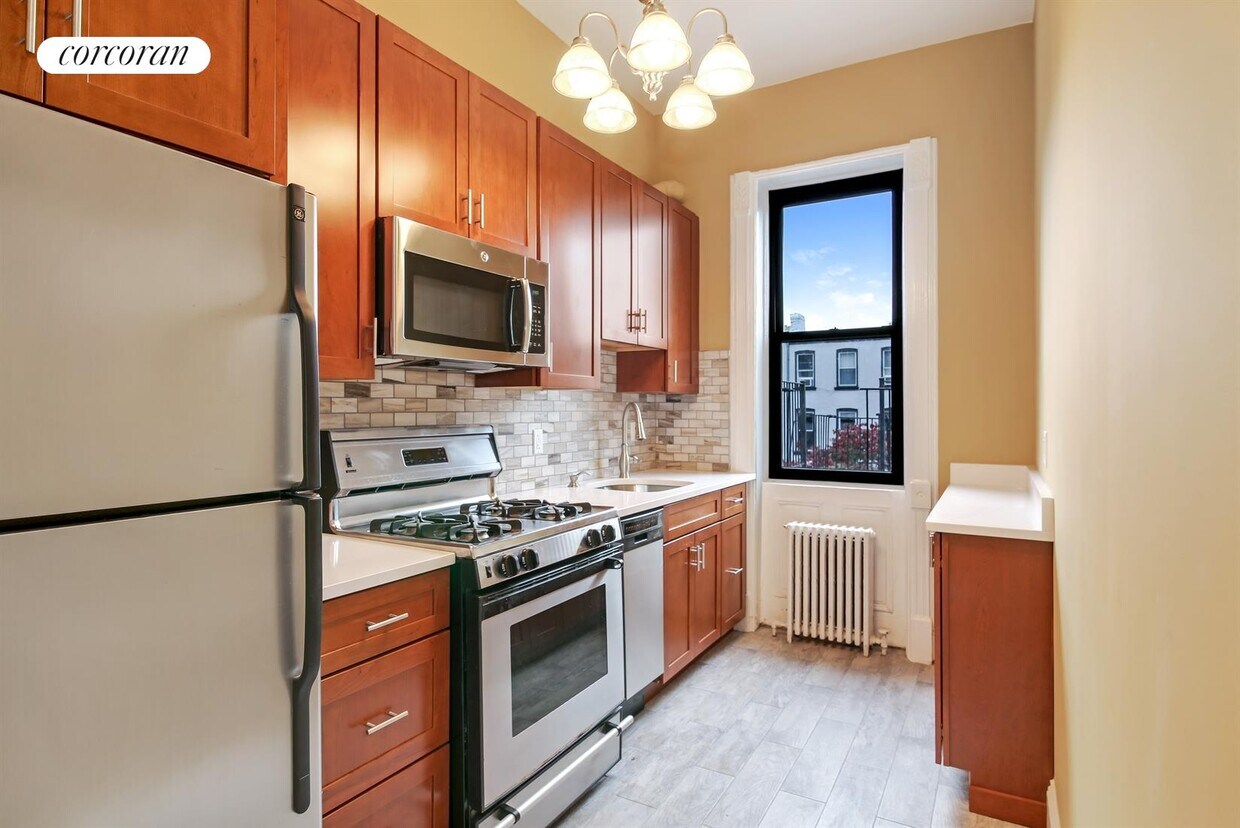 Building Photo - 252 Garfield Pl