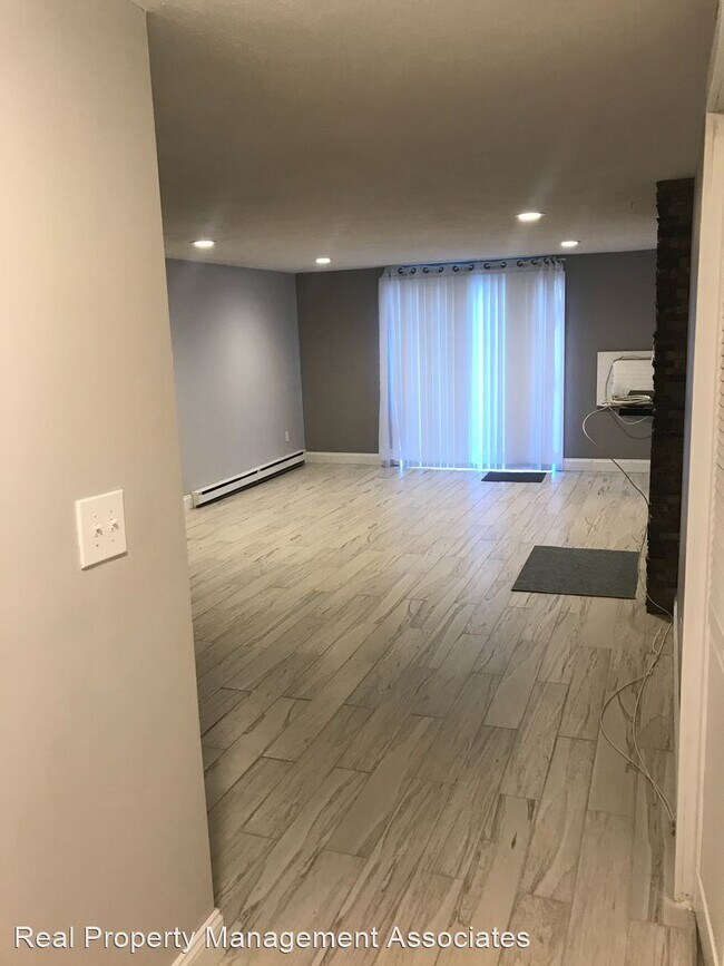 Foto del edificio - 2 br, 1.5 bath House - 36 Greentree Ln, #18