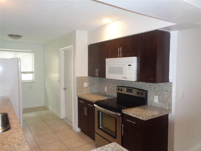 Foto del edificio - 10939 W Broward Blvd