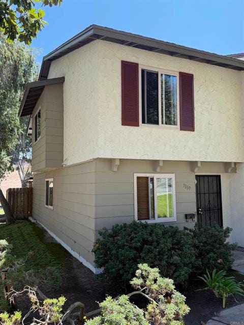 Building Photo - 7069 Russan Ln