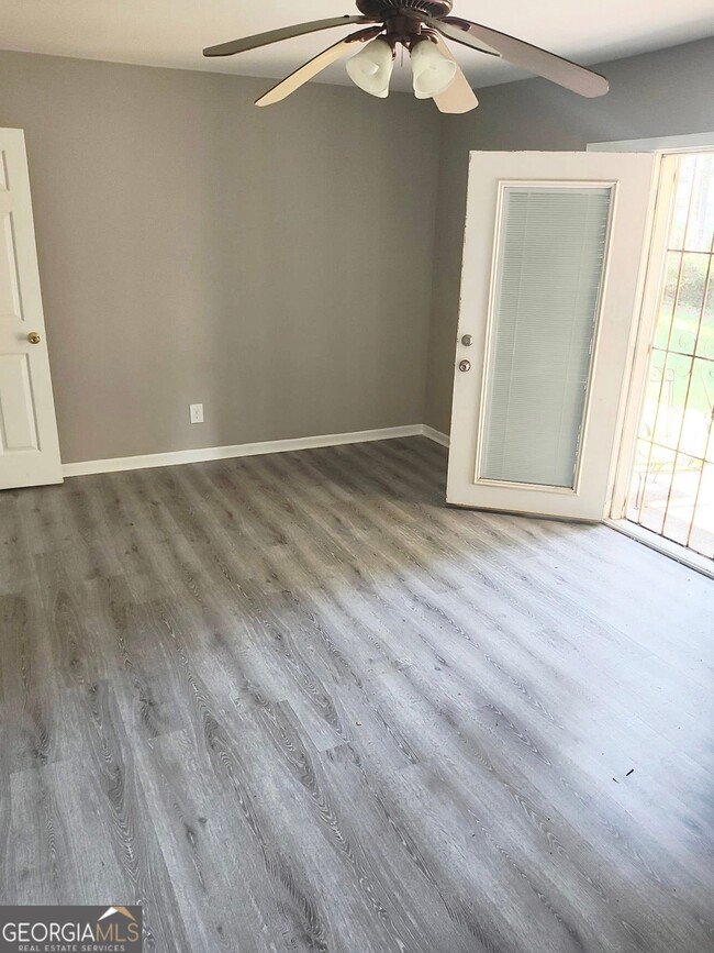 Building Photo - 3608 Glen Falls Dr