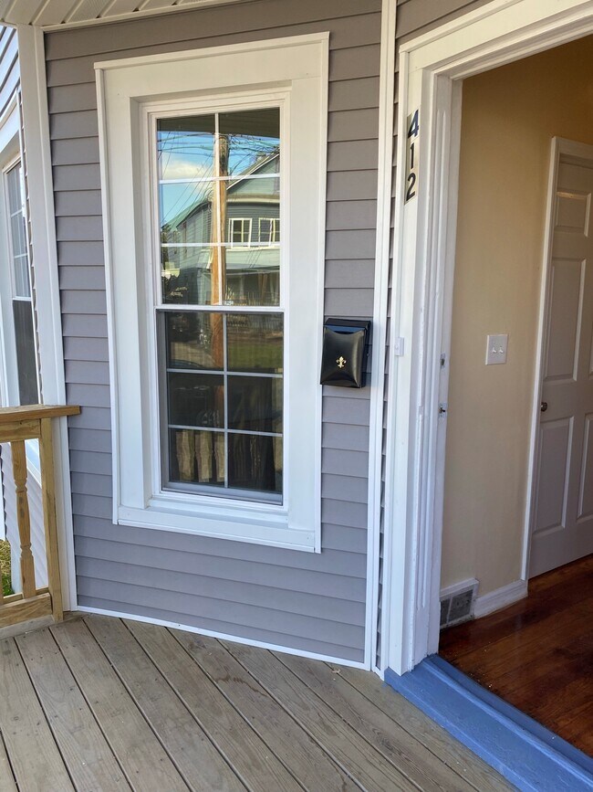 Front Apartment Door - 410 Shannon St