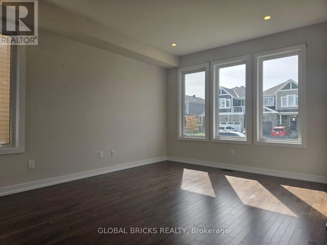 Building Photo - 524 Oldenburg Ave