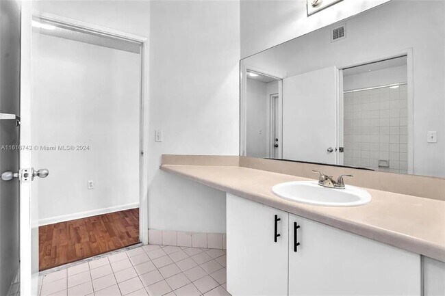 Foto del edificio - 6928 SW 39th St