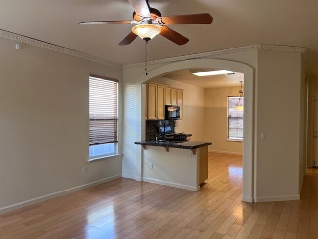 Building Photo - Stonelake home located on cul-de-sac