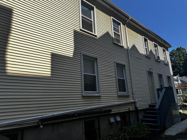 Building Photo - 47 Edwards St