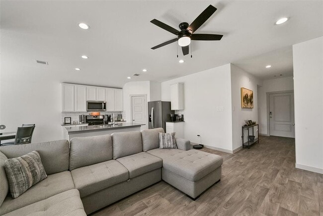Building Photo - 7834 Golden Rubia Ln