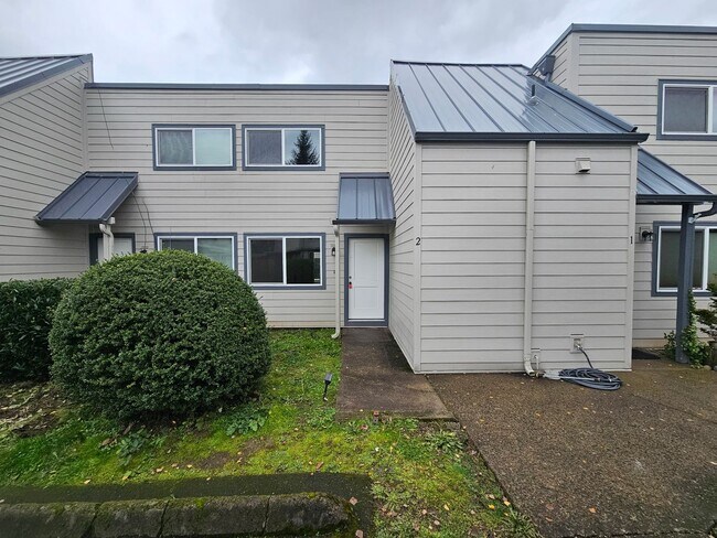 Foto del edificio - Beautiful 2 bedroom 1.5 bathroom condomini...