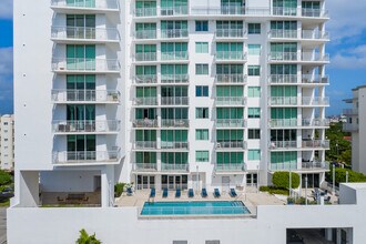 Building Photo - 2021 SW 3rd Ave