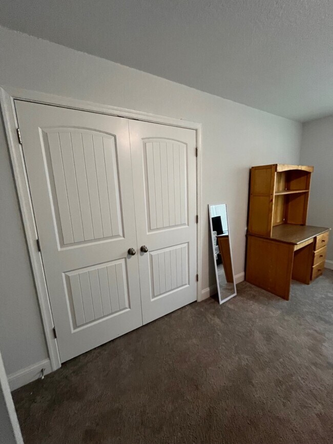 Foto del edificio - 633 Vaughan Ave