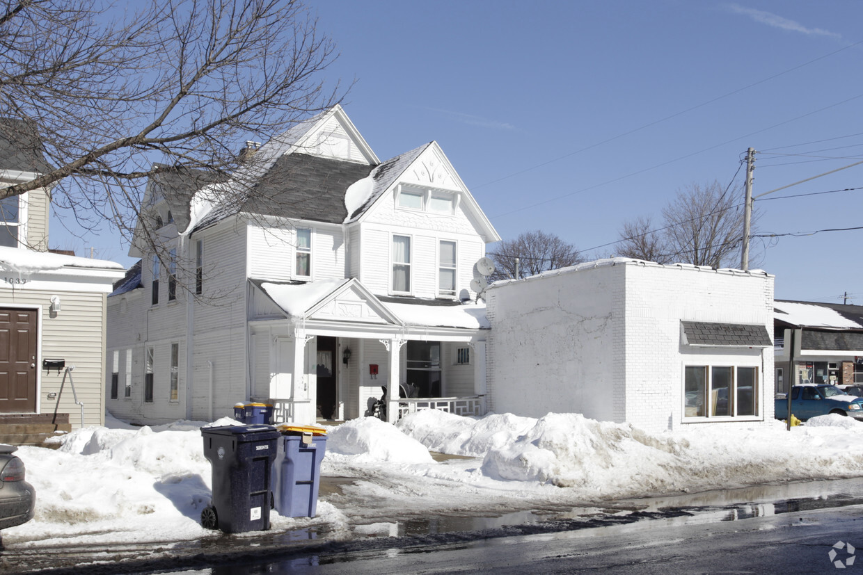 Primary Photo - 1035 Bridge St