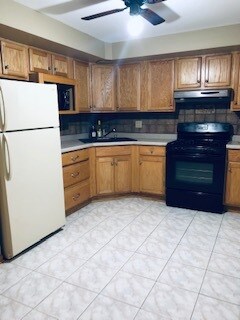 Kitchen - 8515 W Catherine Ave