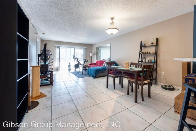 Building Photo - 2334 S Cypress Bend Dr