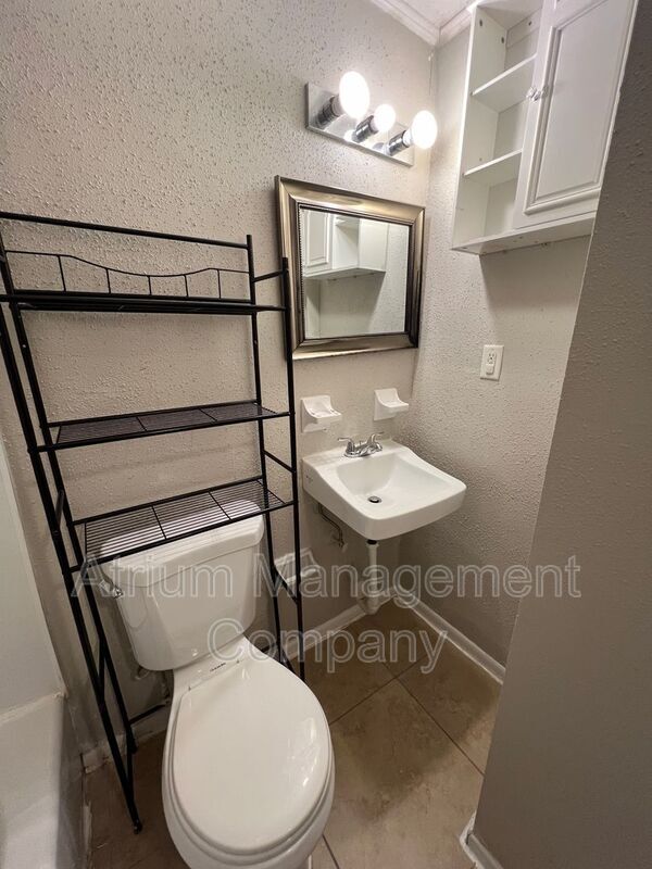 Foto del edificio - 2406 Mayer St