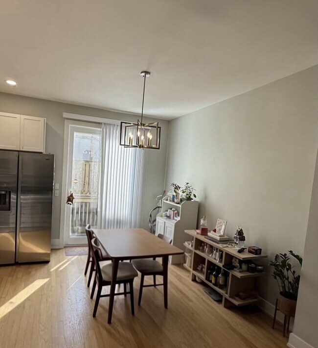 Foto del edificio - 1733 W Crystal St