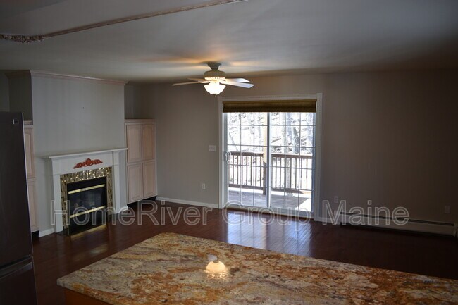 Building Photo - 10 Woodside Dr