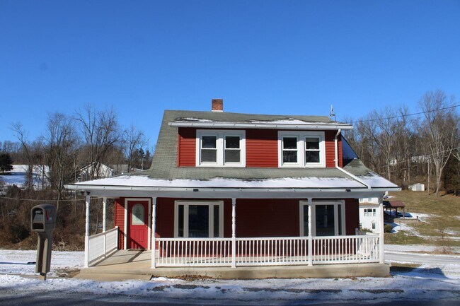 Foto del edificio - Pristine Cape Cod with Two-Car Garage