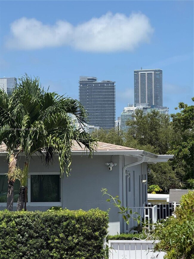 Foto del edificio - 1218 SW 11th Ave