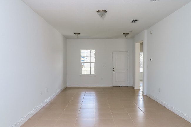 Building Photo - 530 Imperial Place