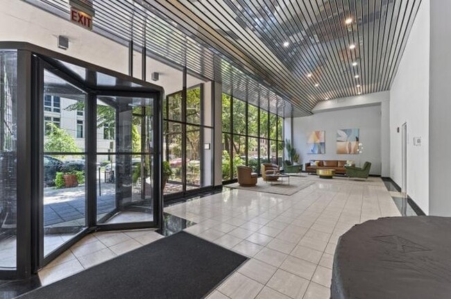 Building Photo - 2754 N Hampden Ct