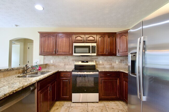 Building Photo - Charming 3-Bedroom Home in a Peaceful Opel...