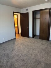 Building Photo - 1611 Center Point Rd NE