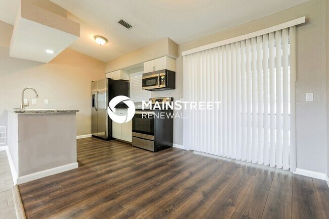 Foto del edificio - 3 Bedroom Pet-Friendly Home in NORTH PORT, FL with Main Street Renewal