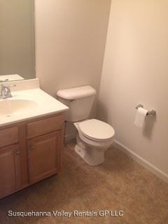 Building Photo - 3 br, 2.5 bath House - 2433 Newtown Dr