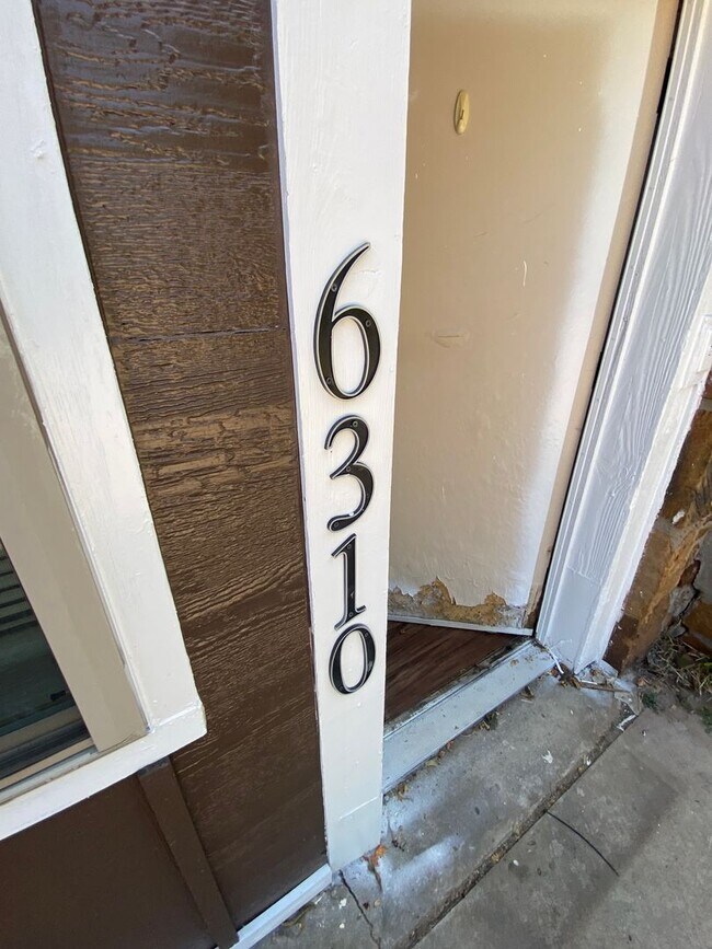 Building Photo - Bethany 1 bedroom 1 bath, new lower price!