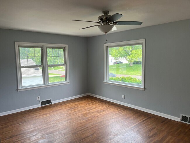 Foto del edificio - 3 Bedroom/1 Bathroom Home For Lease