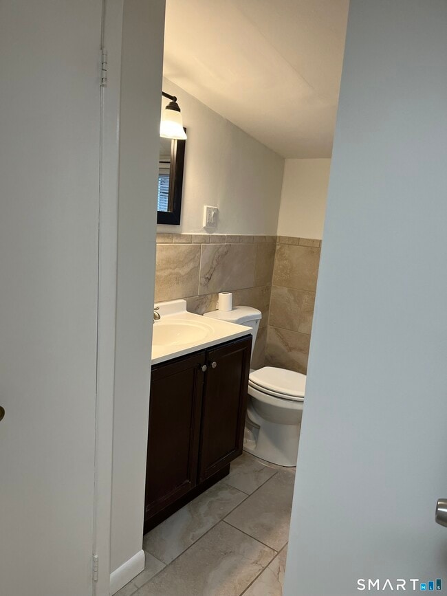 Foto del edificio - 657 Naugatuck Ave