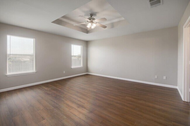 Building Photo - 17901 Violet Ln