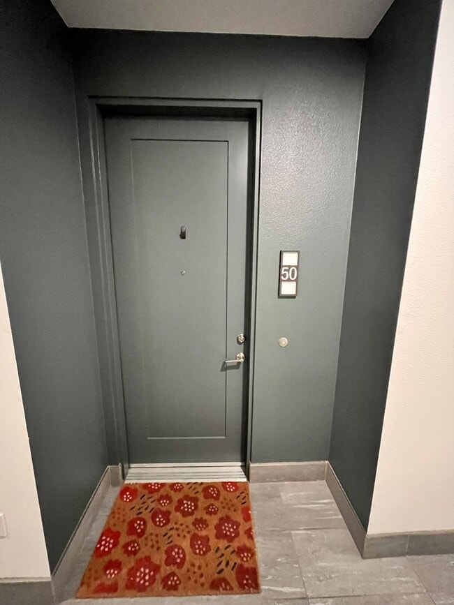 Building Photo - Modern Mission Valley Condo Near Civita Park