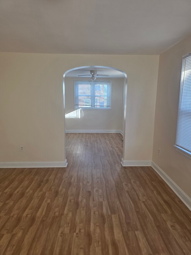 Foto del edificio - 6213 N Howard St