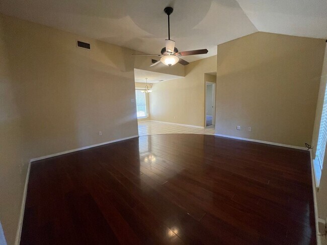 Foto del edificio - 3834 Purdue Ln