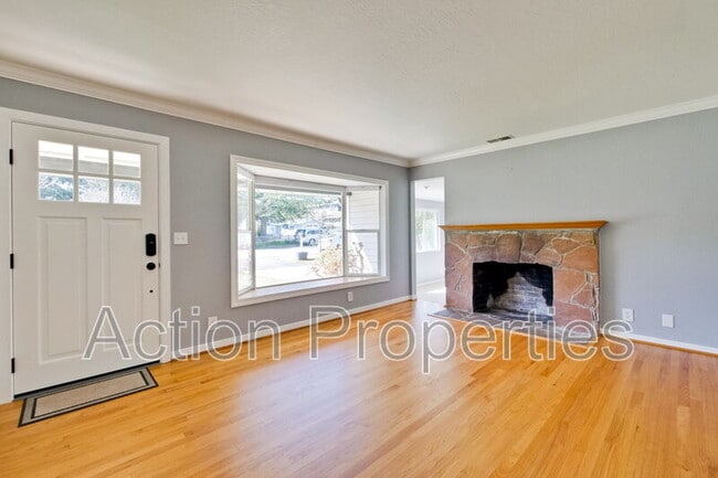 Building Photo - 485 Benvenue Ave