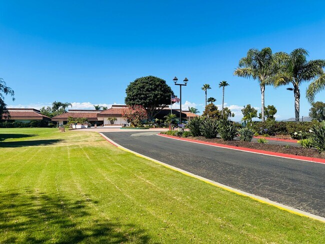 Foto del edificio - 3 bed single story home for rent  in  Shadowridge Community on the Greens