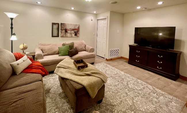 Building Photo - 5123 Eros Way