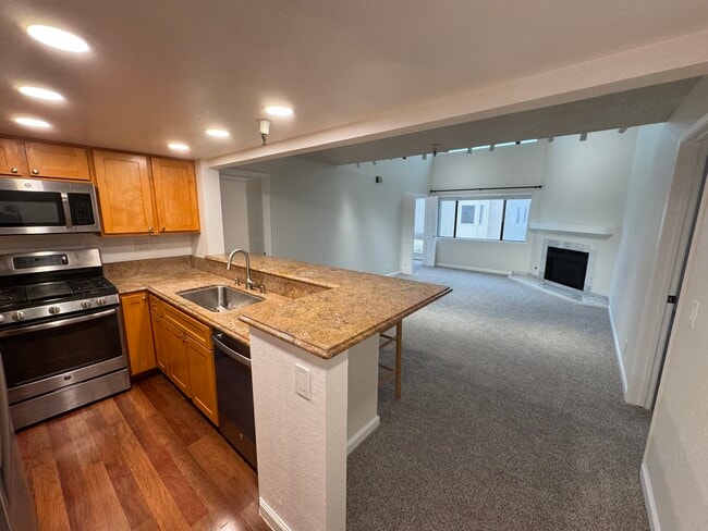 Photo - 545 Pierce St Apartment