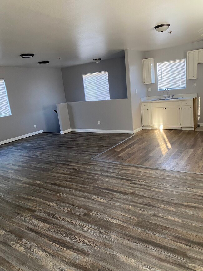 Foto del edificio - 1841 E 112th St